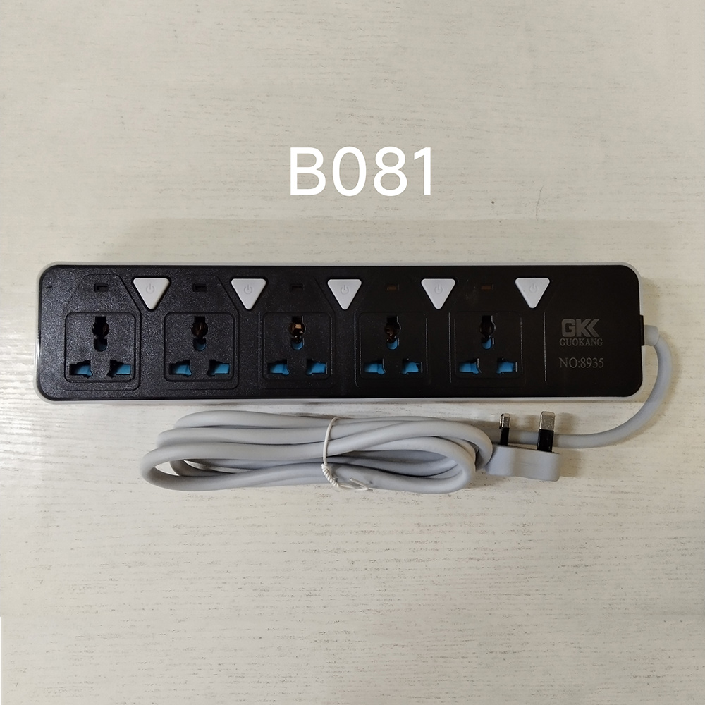 B081